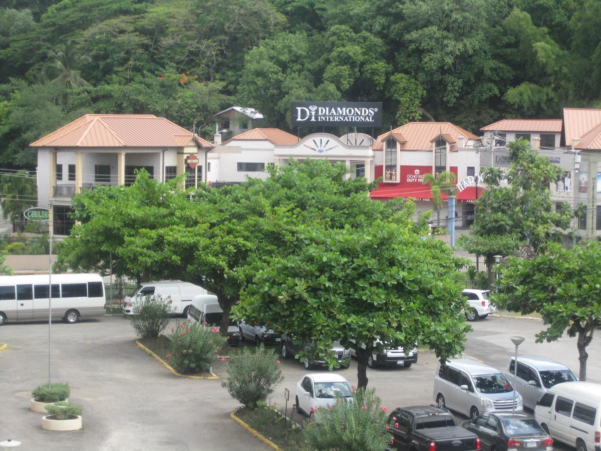 Mcfarlane'S Place Ocho Rios Bagian luar foto