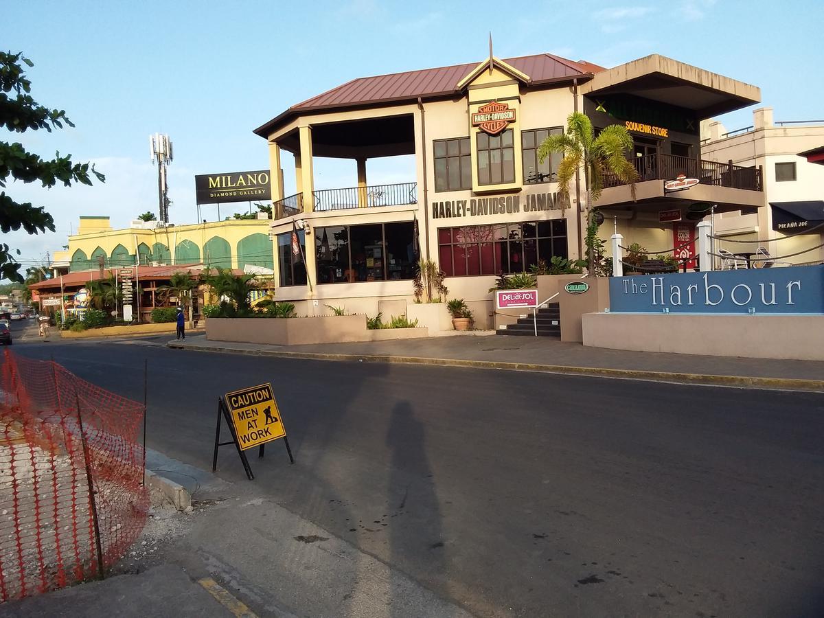 Mcfarlane'S Place Ocho Rios Bagian luar foto