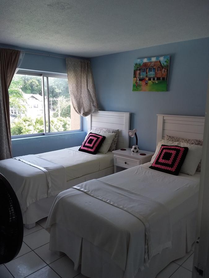 Mcfarlane'S Place Ocho Rios Bagian luar foto