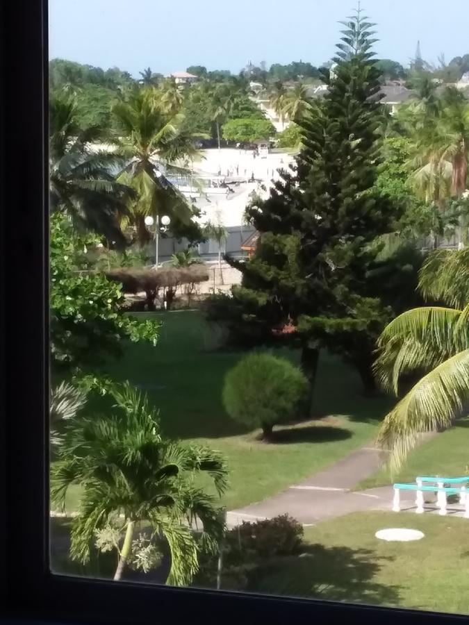 Mcfarlane'S Place Ocho Rios Bagian luar foto
