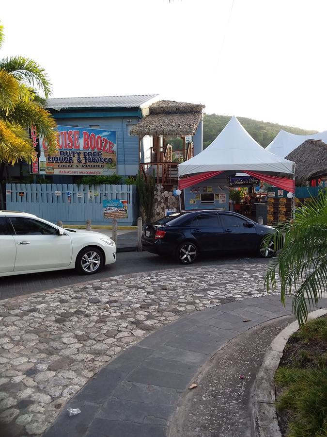 Mcfarlane'S Place Ocho Rios Bagian luar foto
